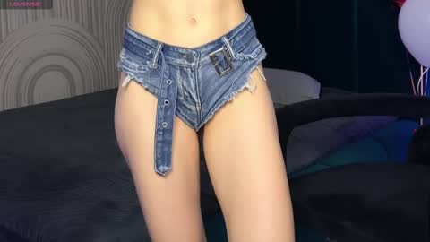 Vivian Evans online show from February 20, 7:45 am