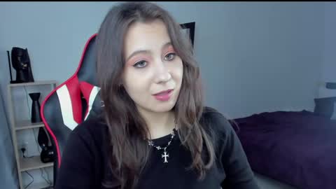 Vivian online show from February 20, 4:47 pm