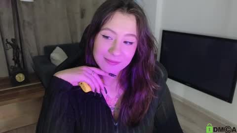 Vivian online show from February 6, 3:09 pm