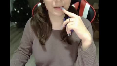 Vivian online show from January 3, 4:48 pm