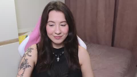 Vivian online show from March 10, 1:43 pm