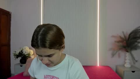 vivianowen9 online show from March 19, 11:59 am