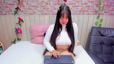 Vivian online show from December 16, 12:11 pm