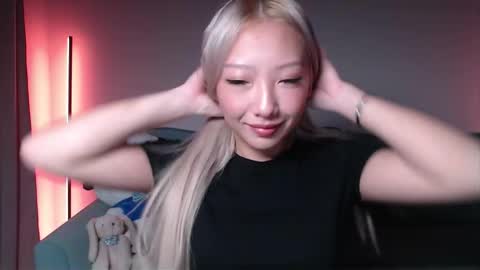 vivianwinters online show from December 19, 11:44 pm