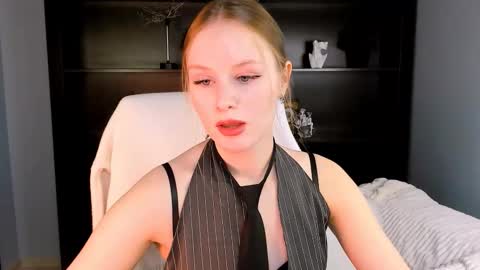 Vivien online show from January 18, 2:04 pm