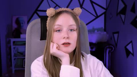 Vivien online show from February 13, 1:48 pm