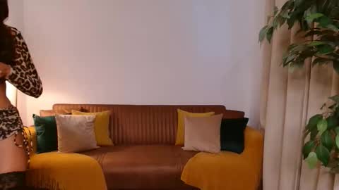 Vivienne online show from September 19, 3:38 pm