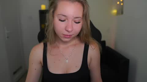 VivienVance online show from June 7, 12:54 pm