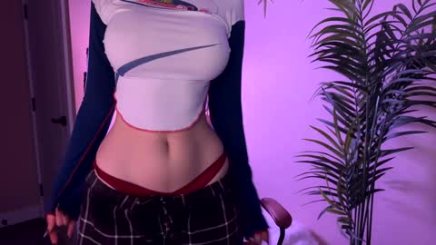 Polly  Online mostly at 9pm-2am UK Time online show from February 5, 7:06 pm