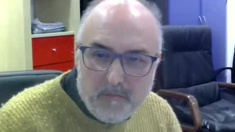 Snapshot of volpi72 chatting on December 5, 6:49 pm volpi72 online show from December 5, 6:49 pm