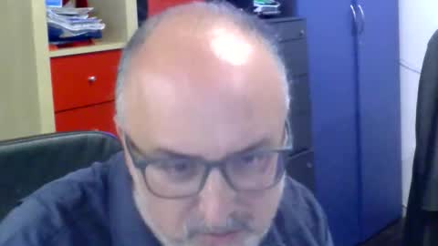 Snapshot of volpi72 chatting on October 25, 10:25 am volpi72 online show from October 25, 10:25 am