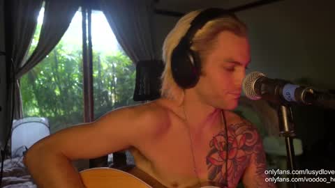 Voodoo and Lucy online show from September 23, 12:37 am