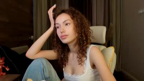 Lily online show from June 30, 10:25 am