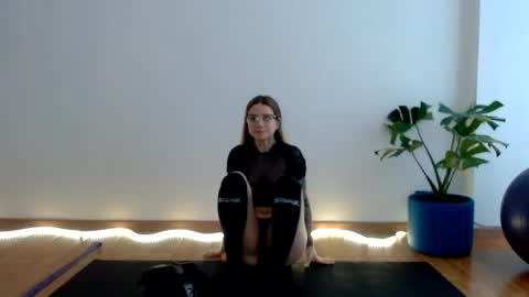 Victoria online show from August 3, 3:29 pm