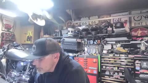 wakesblowinclouds online show from November 18, 4:04 am