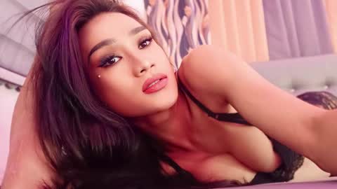 Snapshot of wantedsugar_ chatting on February 26, 8:28 am Galems online show from February 26, 8:28 am