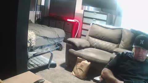 inittogetitin online show from February 3, 1:02 am