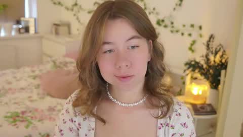Snapshot of watermelon_sugar_ chatting on October 24, 10:38 am Tess  Pls support me with  Can we reach 155 my favorite number online show from October 24, 10:38 am