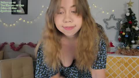 Snapshot of watermelon_sugar_ chatting on January 4, 12:49 pm Tess  Pls support me with  Can we reach 155 my favorite number online show from January 4, 12:49 pm