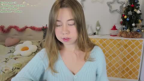 Snapshot of watermelon_sugar_ chatting on January 17, 8:56 am Tess  Pls support me with  Can we reach 155 my favorite number online show from January 17, 8:56 am