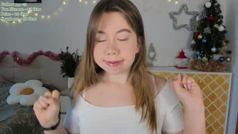 Snapshot of watermelon_sugar_ chatting on January 7, 9:50 am Tess  Pls support me with  Can we reach 155 my favorite number online show from January 7, 9:50 am