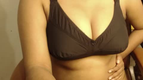 mina online show from April 18, 8:09 pm