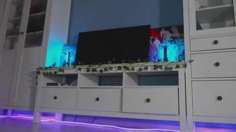  moon  online show from December 9, 4:26 pm