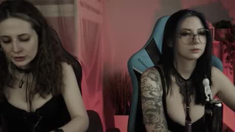 little girl who is always rightLisa online show from November 1, 2:23 am