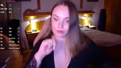 Lana online show from July 11, 9:29 pm