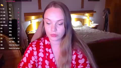 Lana online show from July 6, 8:33 pm