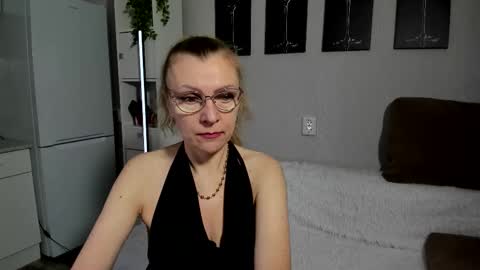 Snapshot of wet_milff chatting on October 14, 7:22 am Alise online show from October 14, 7:22 am