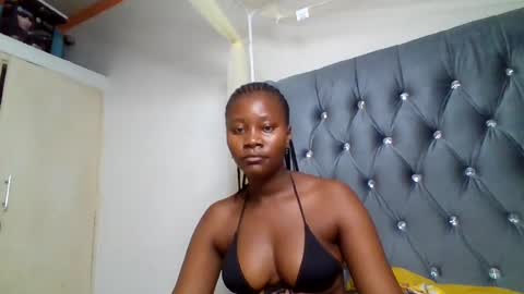 wet_pussieyy online show from August 5, 8:33 am