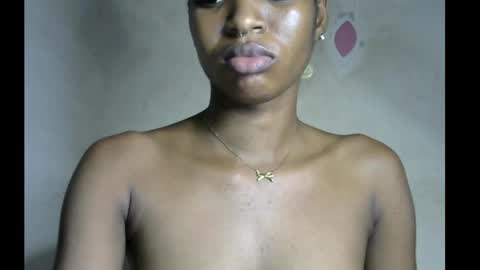 Bella online show from November 28, 8:49 pm