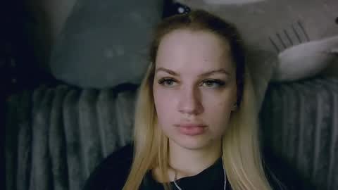 whitehex666 online show from May 2, 1:28 pm