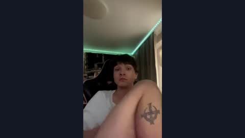 whitekingg online show from November 22, 10:57 am