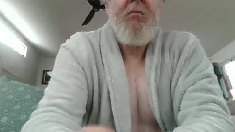 whitepantyman1973 online show from April 2, 1:57 am