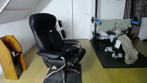 Snapshot of whiterabbit_86 chatting on December 15, 8:36 pm whiterabbit_86 online show from December 15, 8:36 pm