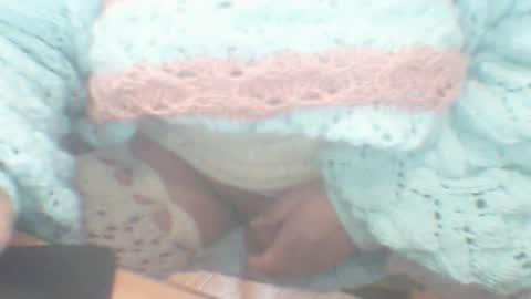 Snapshot of whitesweater chatting on December 9, 10:43 am whitesweater online show from December 9, 10:43 am