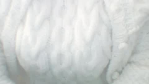 Snapshot of whitesweater chatting on January 6, 7:09 am whitesweater online show from January 6, 7:09 am