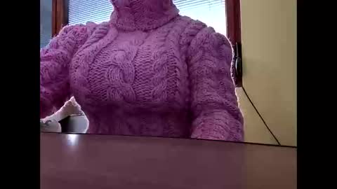 Snapshot of whitesweater chatting on September 19, 7:12 am whitesweater online show from September 19, 7:12 am