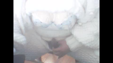 Snapshot of whitesweater chatting on January 6, 10:13 am whitesweater online show from January 6, 10:13 am