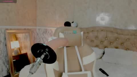 Snapshot of whitneybrown_ chatting on October 7, 4:52 am Whitney  online show from October 7, 4:52 am