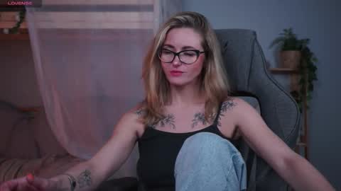 whitneypunnch online show from January 15, 2:59 pm