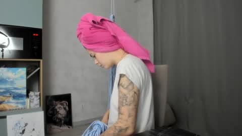 Veronica online show from December 5, 7:33 pm