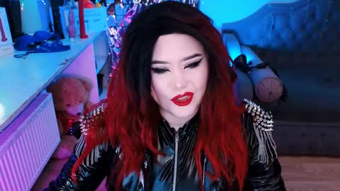 Laura  online show from February 17, 4:31 am