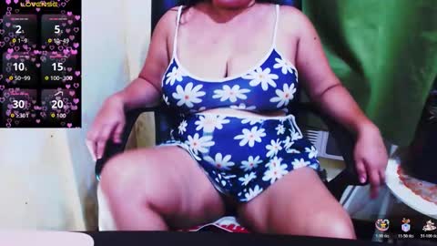 wildhotasianx online show from December 21, 5:25 am