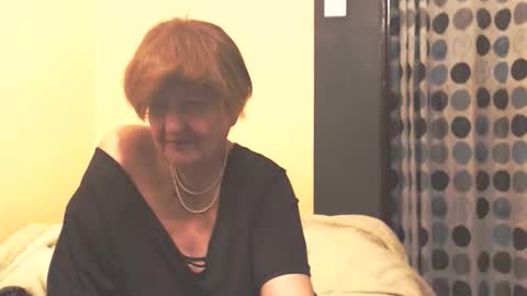 WildRedCat online show from December 3, 10:10 pm