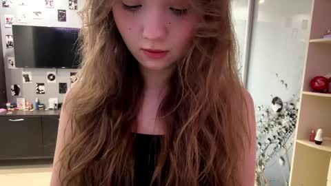 Olivia online show from April 8, 3:15 pm