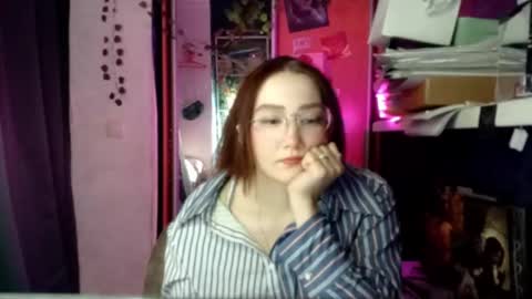 Phoebe online show from March 12, 9:18 pm