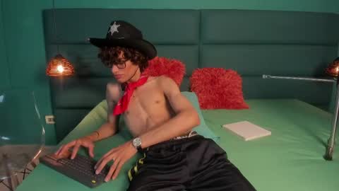 willturneer online show from May 8, 3:56 am